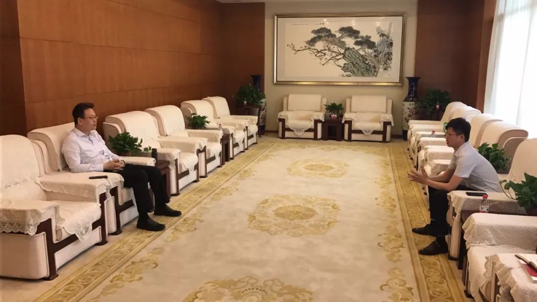 阿里巴巴创新中心(西安长安)总经理高文洲与西安培华学院理事长姜波交流座谈:以跨境电商为抓手,多维度深化合作