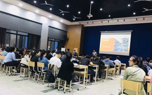 “携手阿里·圆梦双创”阿里巴巴创新中心(西安长安)走进长安大学兴华学院